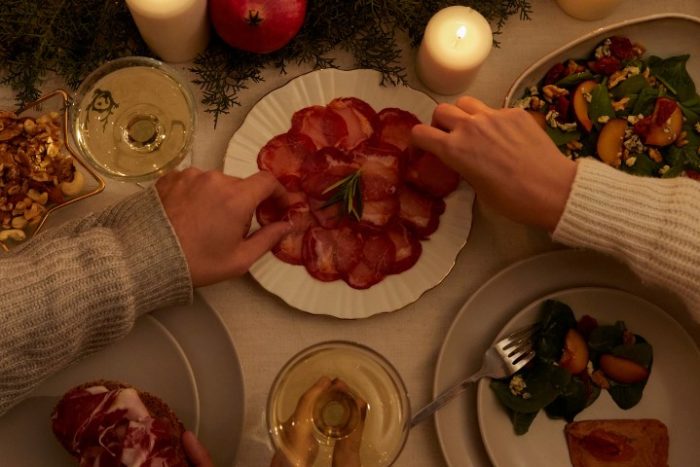 Un brindis por lo auténtico Desde Legado Ibérico os deseamos felices fiestas