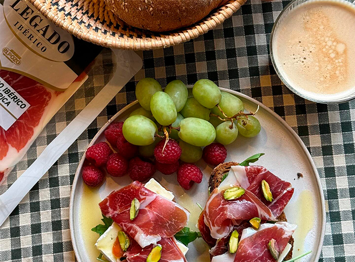 Desayuno con Legado Ibérico frutose secos