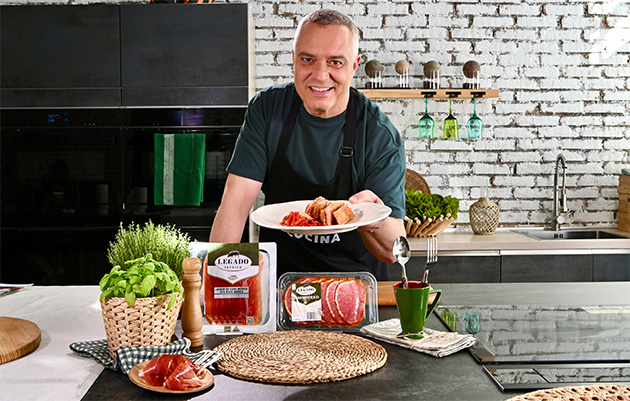 Descubre los chefs de ElPozo Cocina - Juan Pozuelo con el cachopo de Legado Ibérico ElPozo